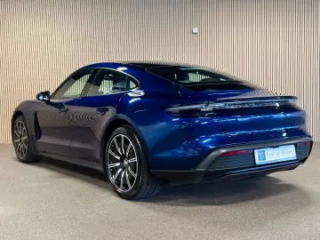 PORSCHE Taycan Performance 93 kWh-PANO-LUFT-SPORT CHRONO