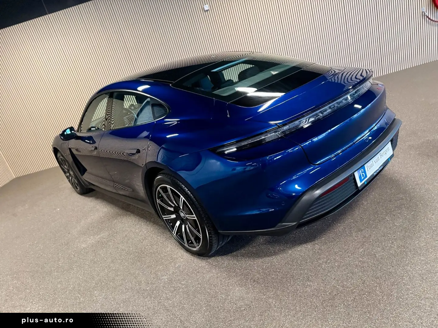 PORSCHE Taycan Performance 93 kWh-PANO-LUFT-SPORT CHRONO