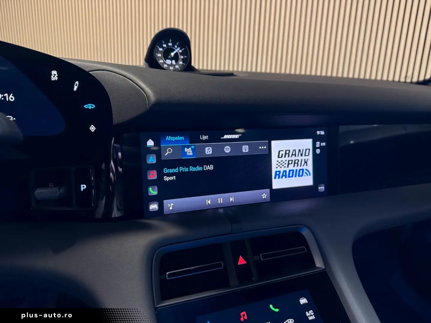 PORSCHE Taycan Performance 93 kWh-PANO-LUFT-SPORT CHRONO