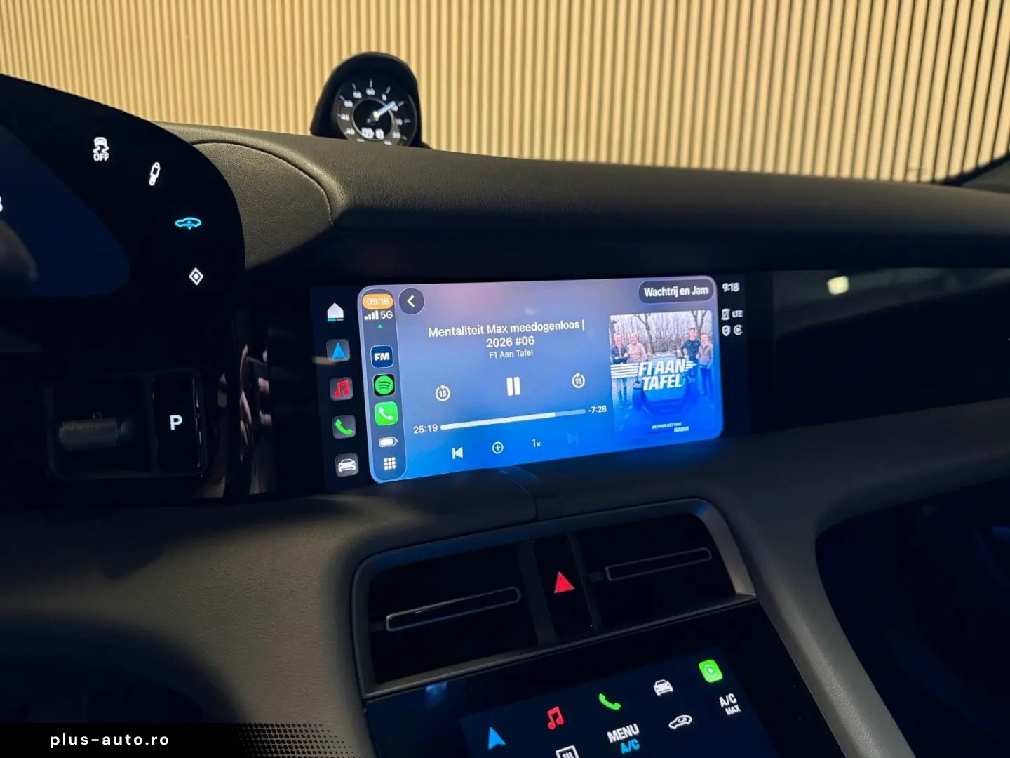 PORSCHE Taycan Performance 93 kWh-PANO-LUFT-SPORT CHRONO