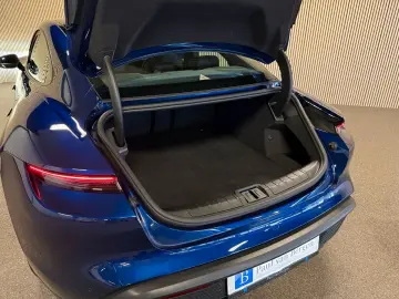 PORSCHE Taycan Performance 93 kWh-PANO-LUFT-SPORT CHRONO