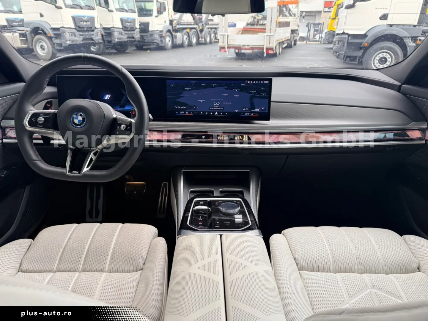 BMW M760e xDrive 21  TV Lounge B&W