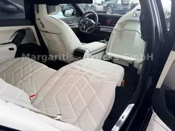 BMW M760e xDrive 21  TV Lounge B&W