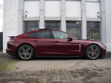 PORSCHE Panamera 4 E-Hybrid Platinum Edition PANO-MY2023
