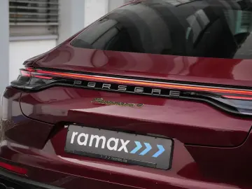 PORSCHE Panamera 4 E-Hybrid Platinum Edition PANO-MY2023