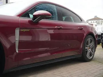 PORSCHE Panamera 4 E-Hybrid Platinum Edition PANO-MY2023