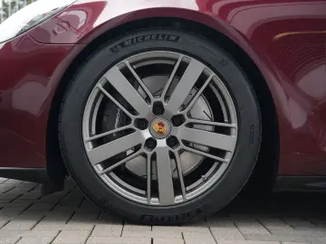 PORSCHE Panamera 4 E-Hybrid Platinum Edition PANO-MY2023