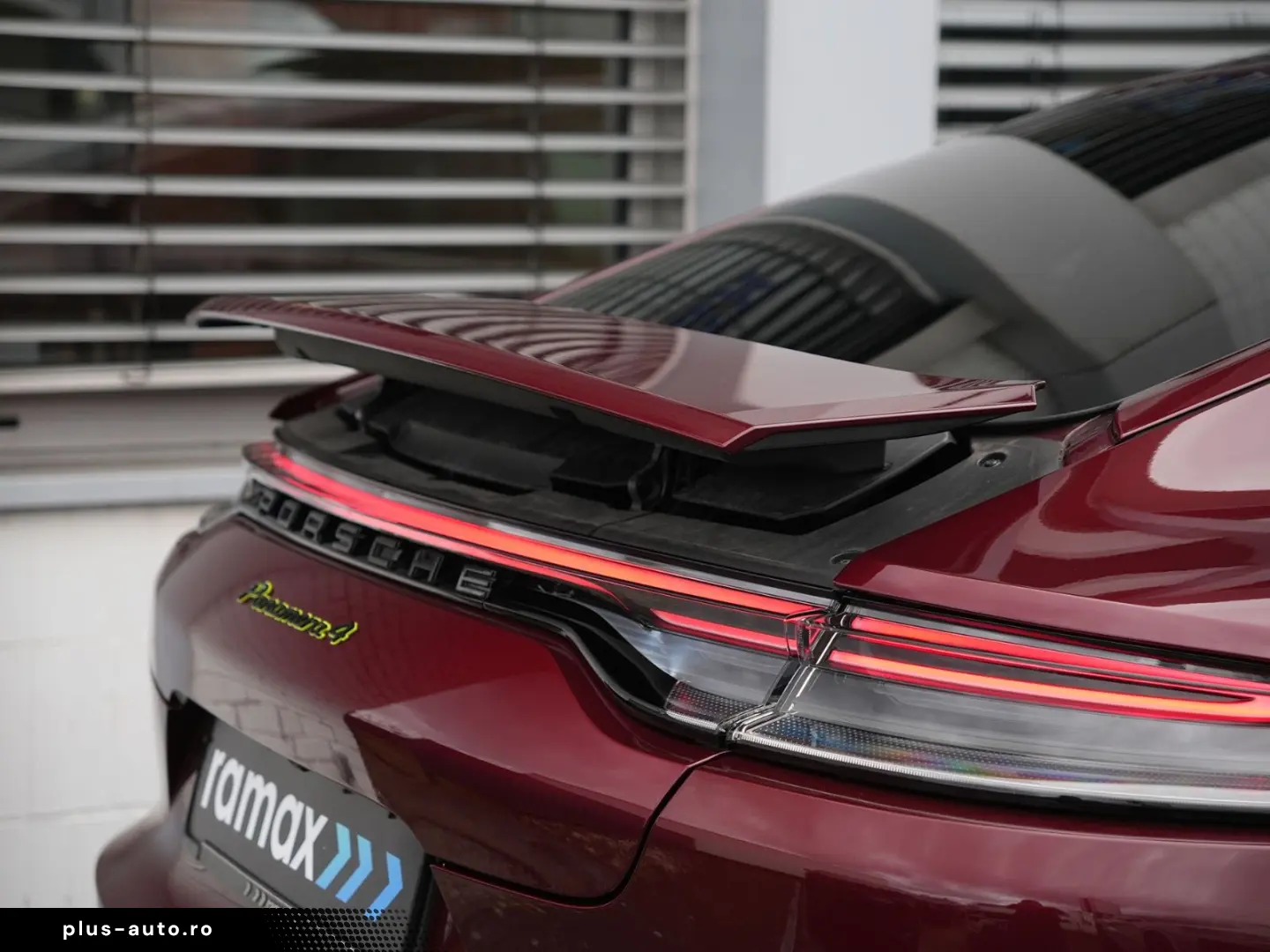 PORSCHE Panamera 4 E-Hybrid Platinum Edition PANO-MY2023