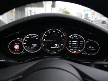 PORSCHE Panamera 4 E-Hybrid Platinum Edition PANO-MY2023