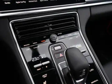 PORSCHE Panamera 4 E-Hybrid Platinum Edition PANO-MY2023
