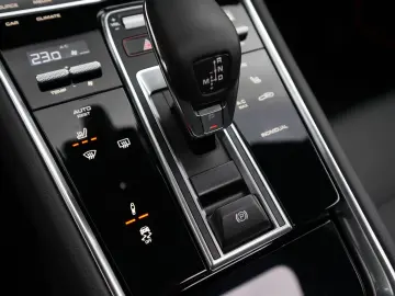 PORSCHE Panamera 4 E-Hybrid Platinum Edition PANO-MY2023