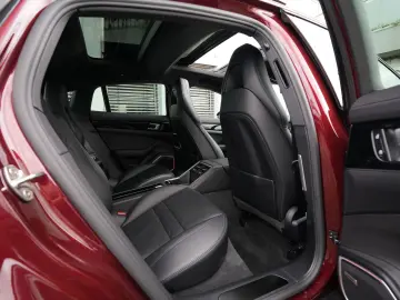 PORSCHE Panamera 4 E-Hybrid Platinum Edition PANO-MY2023