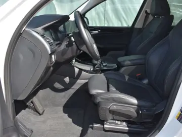 BMW X3 xDrive30e DAB LED WLAN Parkassistent AHK Shz