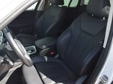 BMW X3 xDrive30e DAB LED WLAN Parkassistent AHK Shz