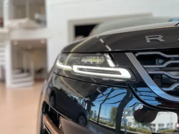 LAND ROVER R-Dynamic SE  Pano Winter 20  Black Keyless ACC