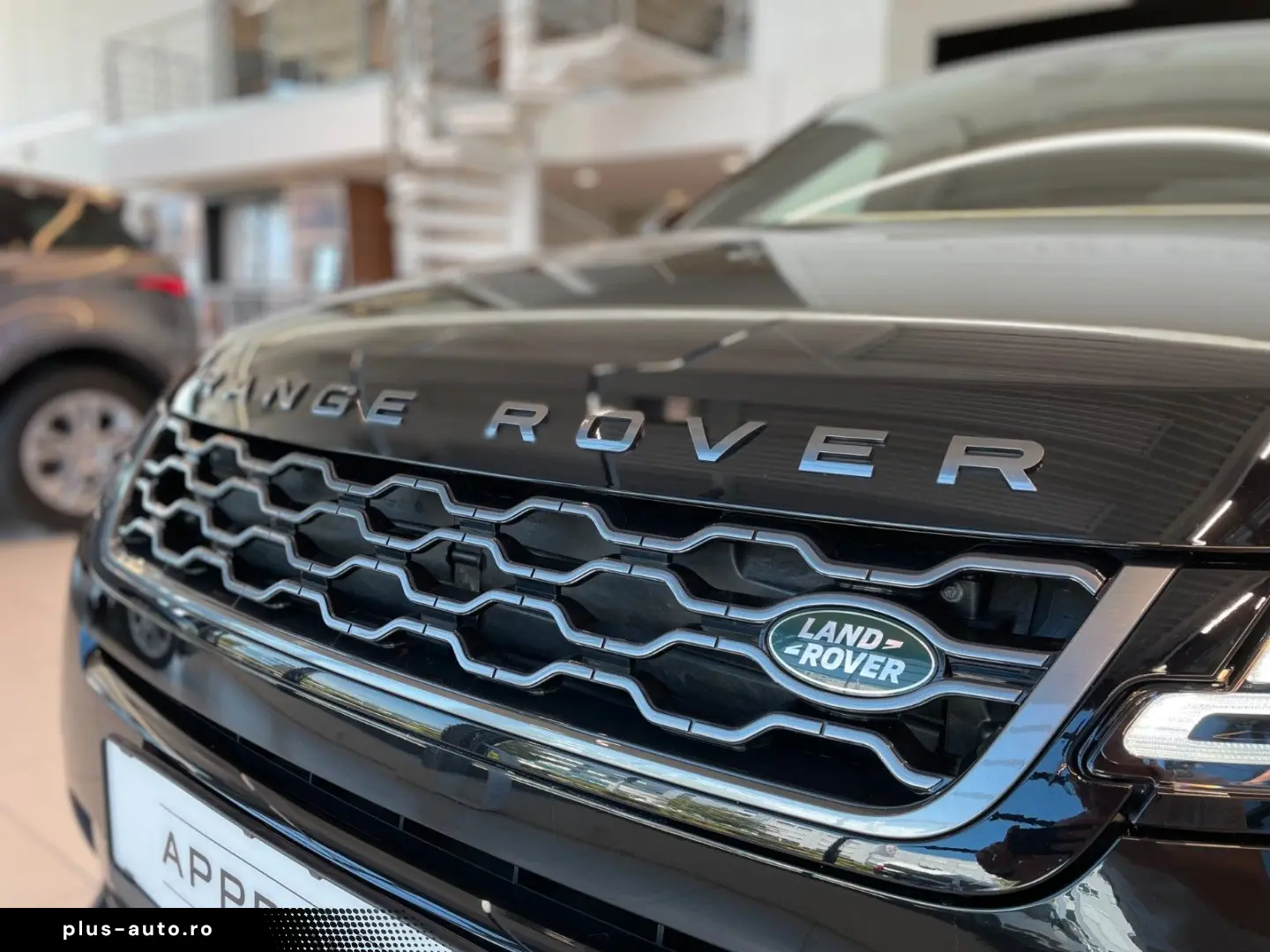 LAND ROVER R-Dynamic SE  Pano Winter 20  Black Keyless ACC