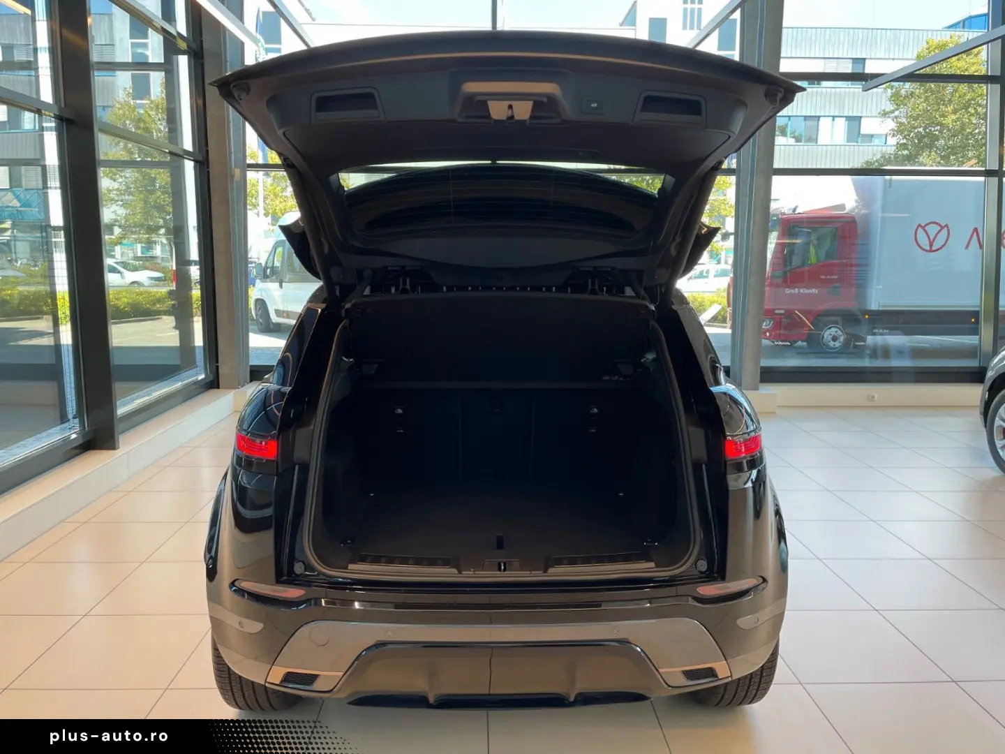 LAND ROVER R-Dynamic SE  Pano Winter 20  Black Keyless ACC