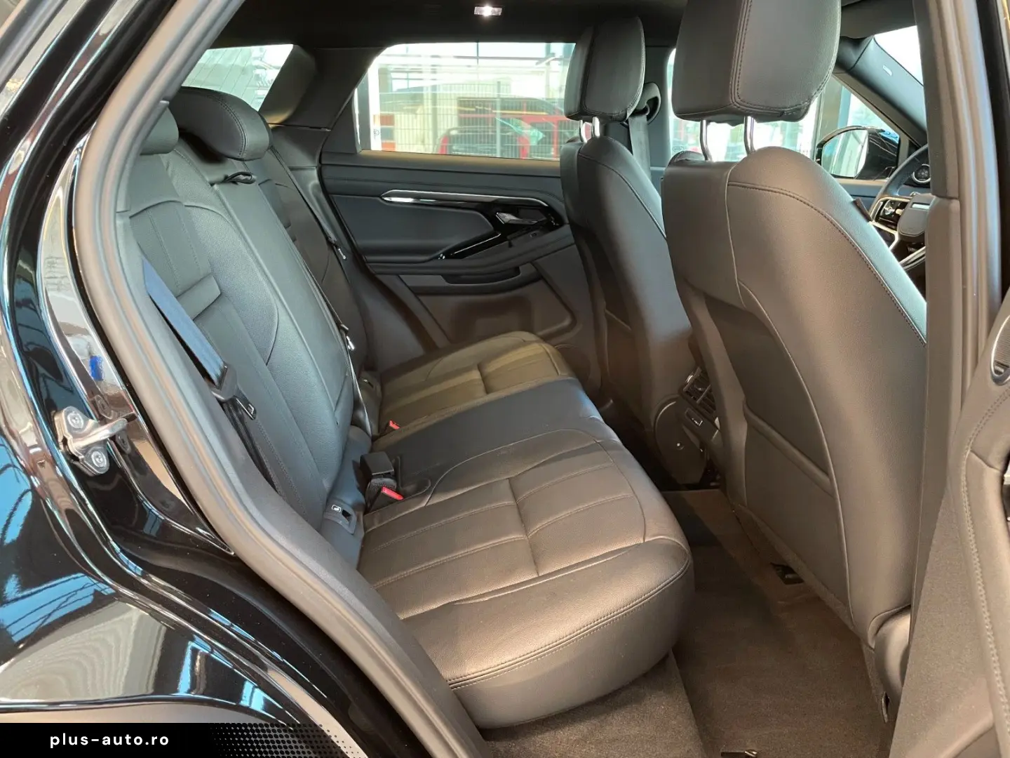 LAND ROVER R-Dynamic SE  Pano Winter 20  Black Keyless ACC