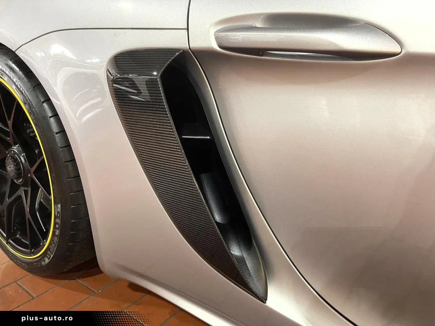 PORSCHE 718 Spyder RS WEISSACH CARBON SPORT-CHRONO LIFT