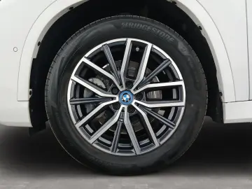 BMW iX1 xDrive30 M Sport Kamera Driv.Assist LED