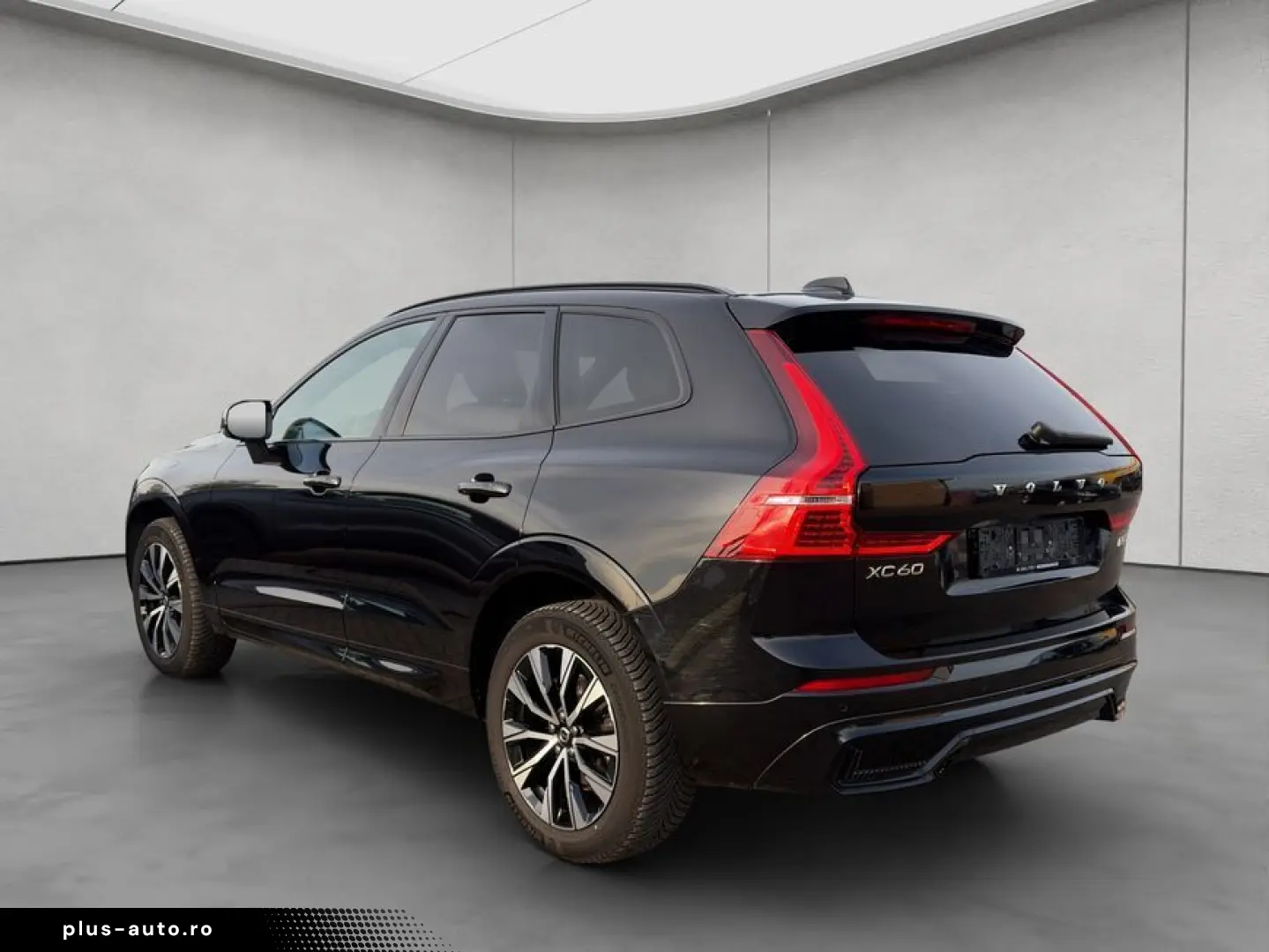 VOLVO XC60 B5 AWD Plus-Dark PilotAssist BLIS