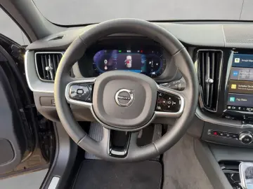 VOLVO XC60 B5 AWD Plus-Dark PilotAssist BLIS
