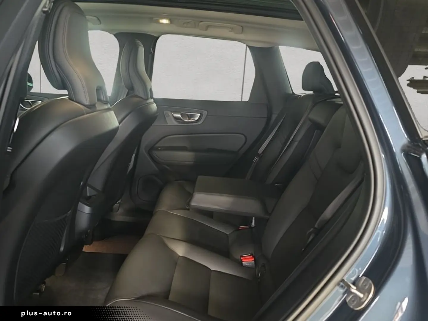 VOLVO XC60 B4 B Plus Dark