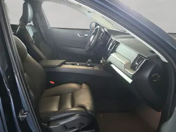 VOLVO XC60 B4 B Plus Dark