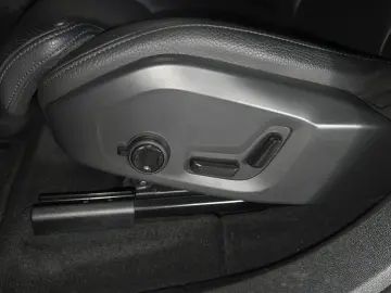 VOLVO XC60 B4 B Plus Dark