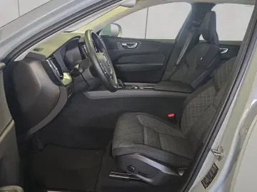 VOLVO XC60 B5 B AWD Core