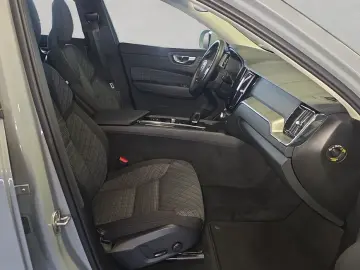 VOLVO XC60 B5 B AWD Core