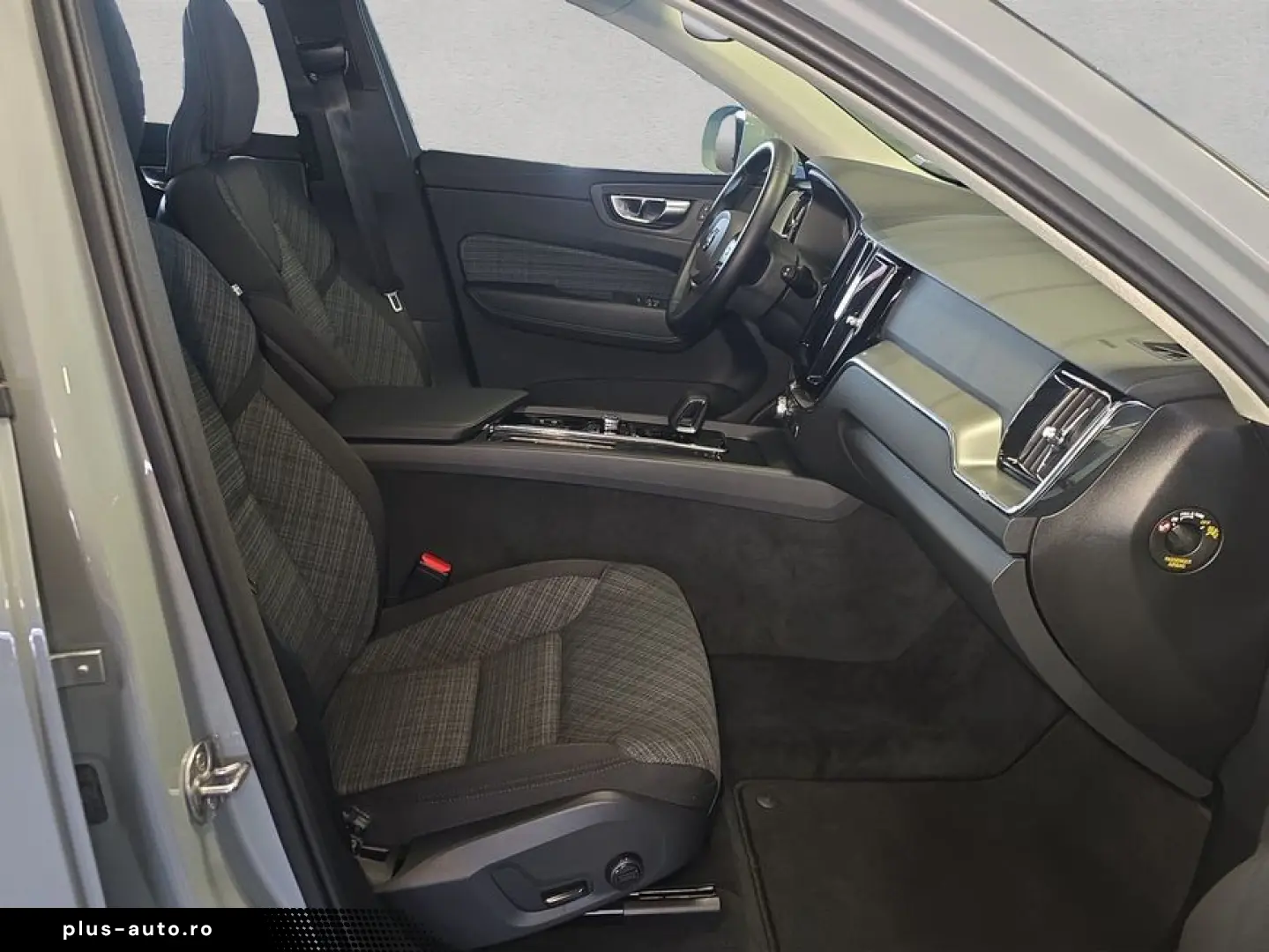 VOLVO XC60 B5 B AWD Core