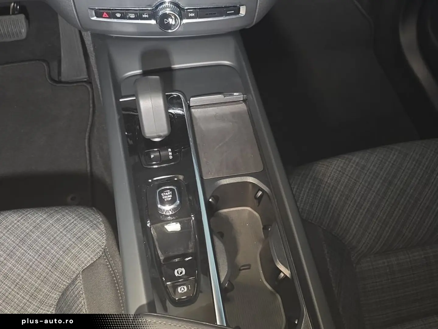 VOLVO XC60 B5 B AWD Core