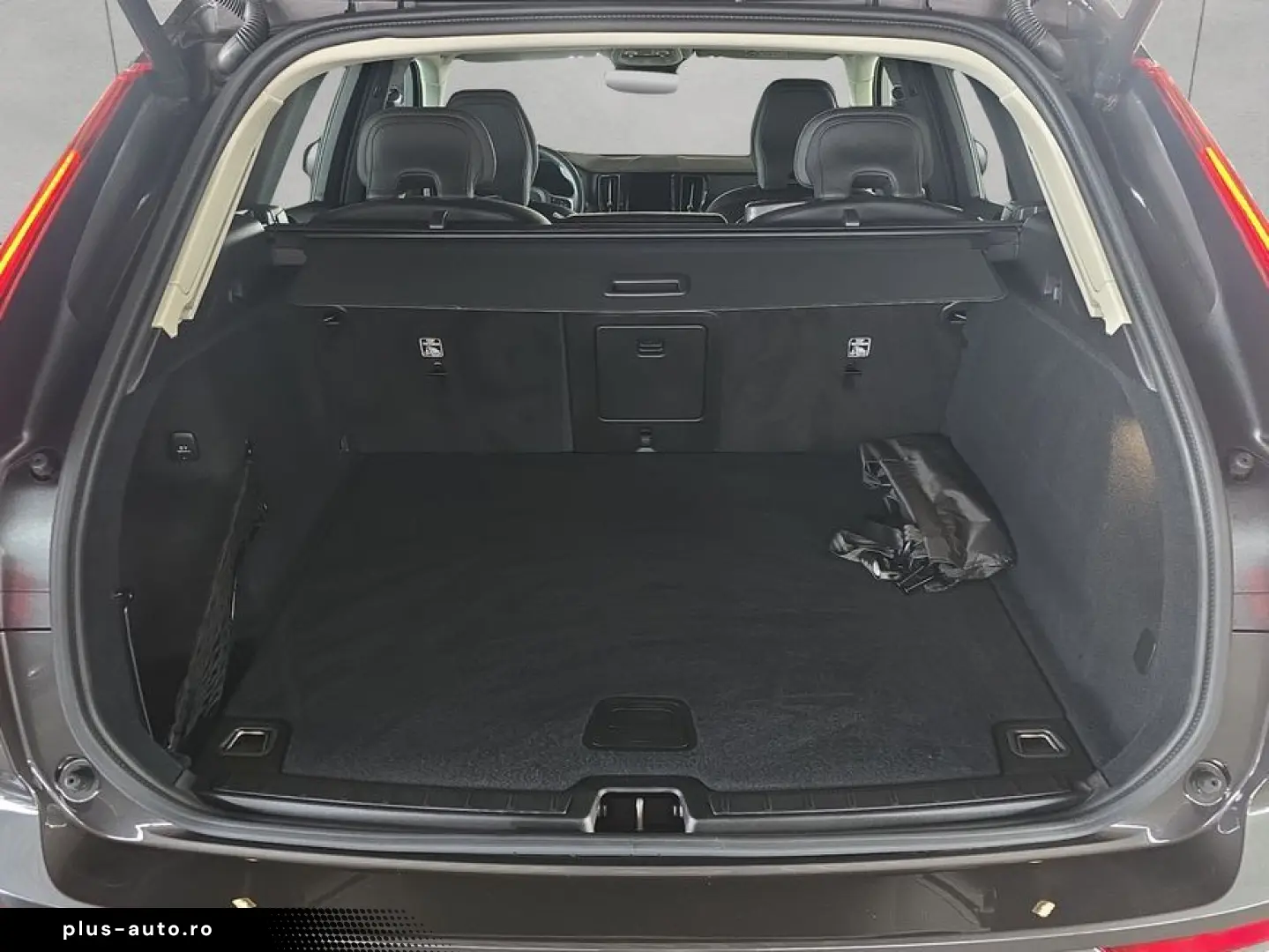 VOLVO XC60 B5 B AWD Core