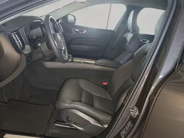 VOLVO XC60 B5 B AWD Core