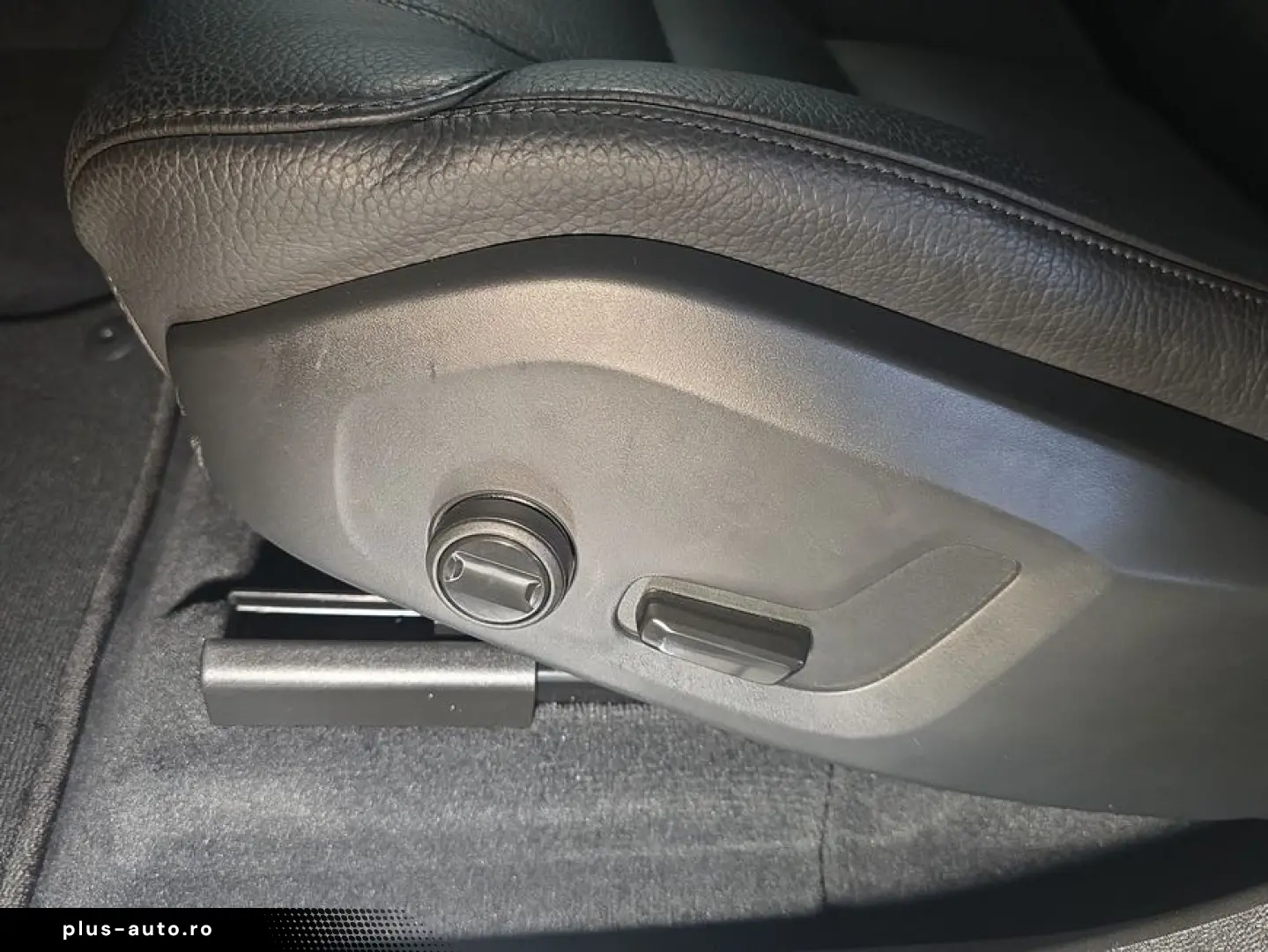 VOLVO XC60 B5 B AWD Core