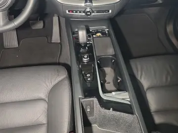 VOLVO XC60 B5 B AWD Core