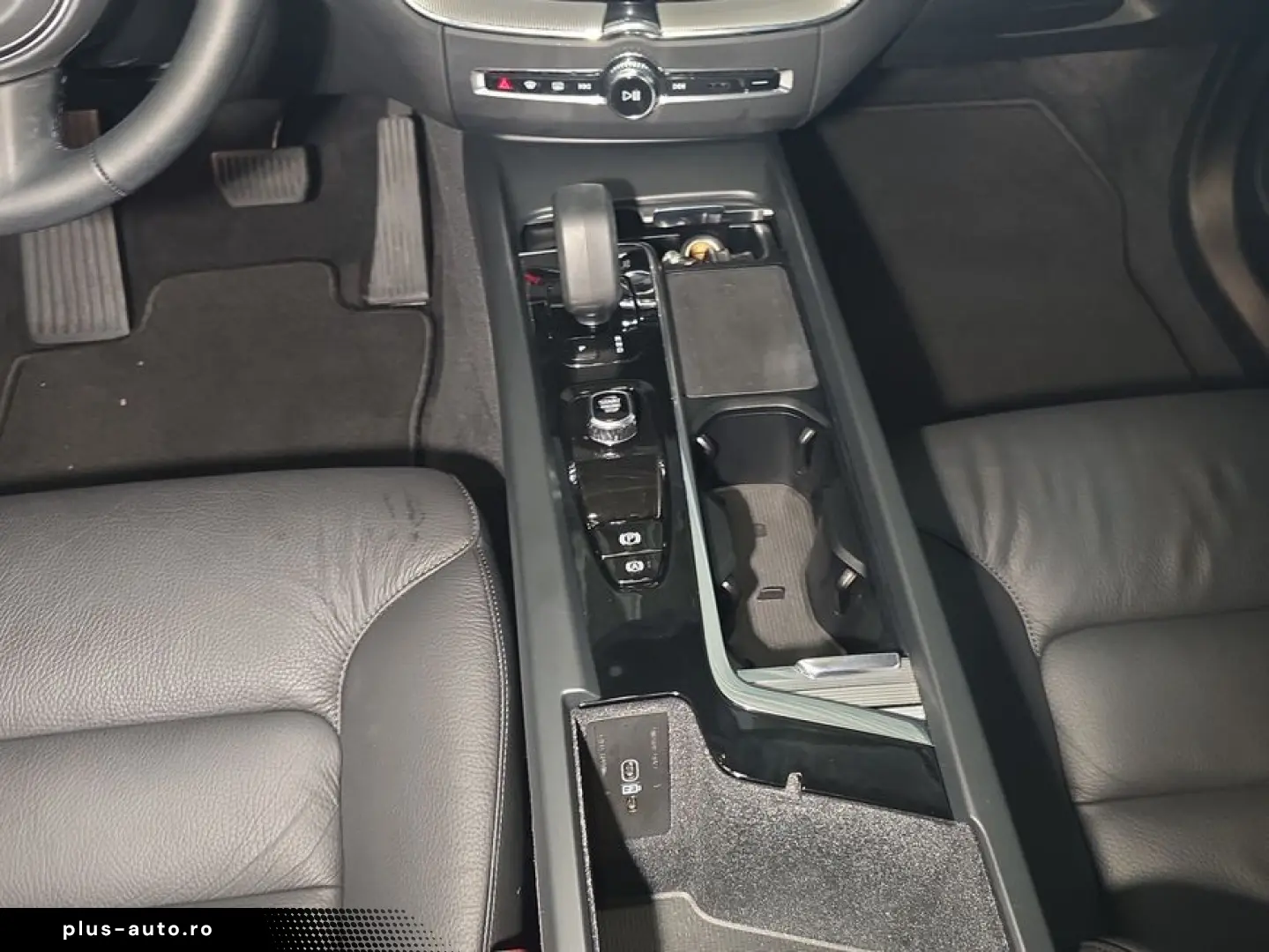 VOLVO XC60 B5 B AWD Core