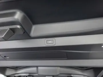 LAND ROVER Range Rover P615 SV