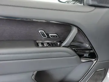 LAND ROVER Range Rover P615 SV