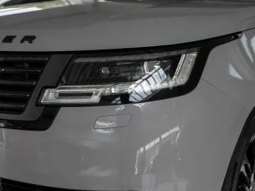 LAND ROVER Range Rover P615 SV