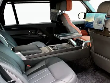 Range Rover SV P615 LWB