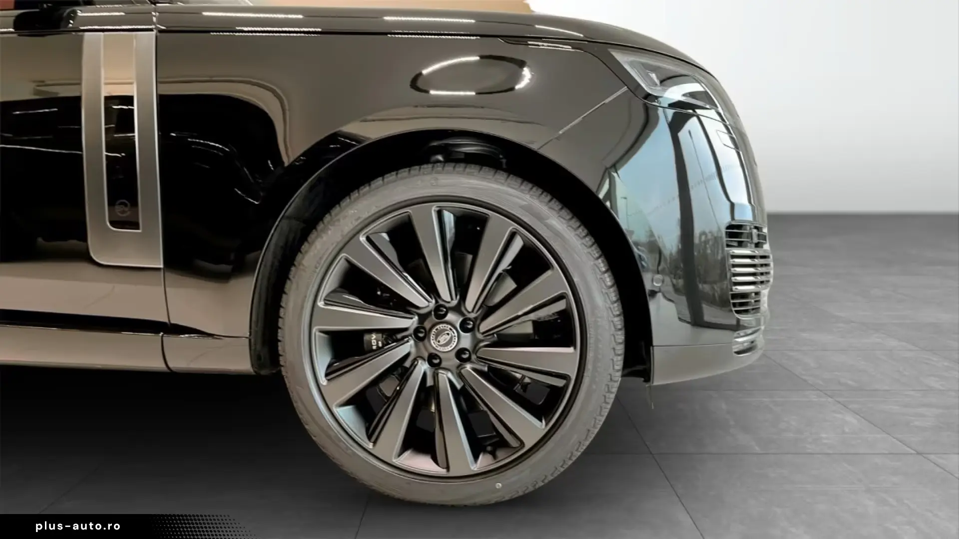 Range Rover SV P615 LWB