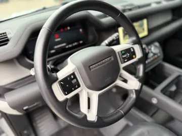 LAND ROVER Defender 110 S Black Gloss