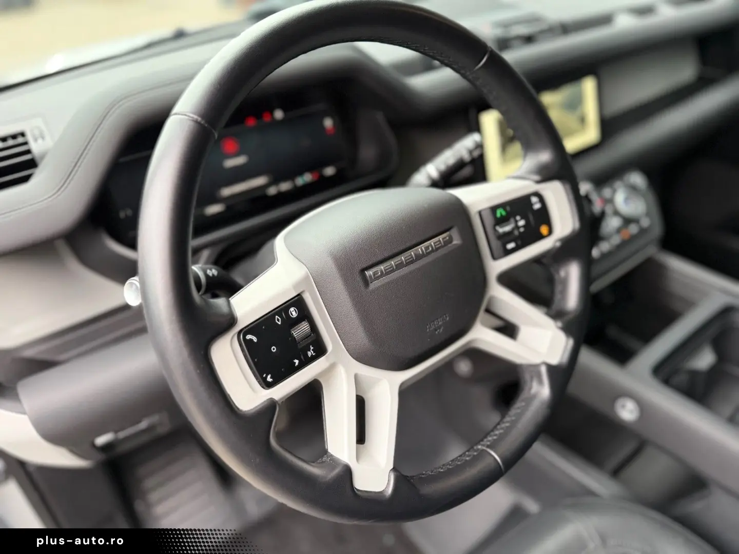 LAND ROVER Defender 110 S Black Gloss