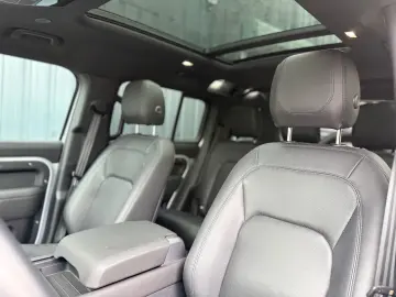 LAND ROVER Defender 110 S Black Gloss