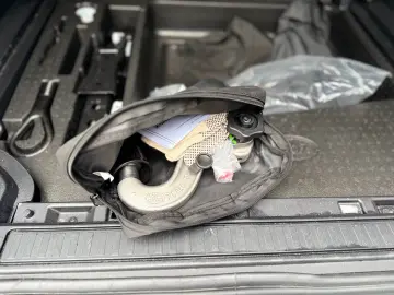 LAND ROVER Defender 110 S Black Gloss