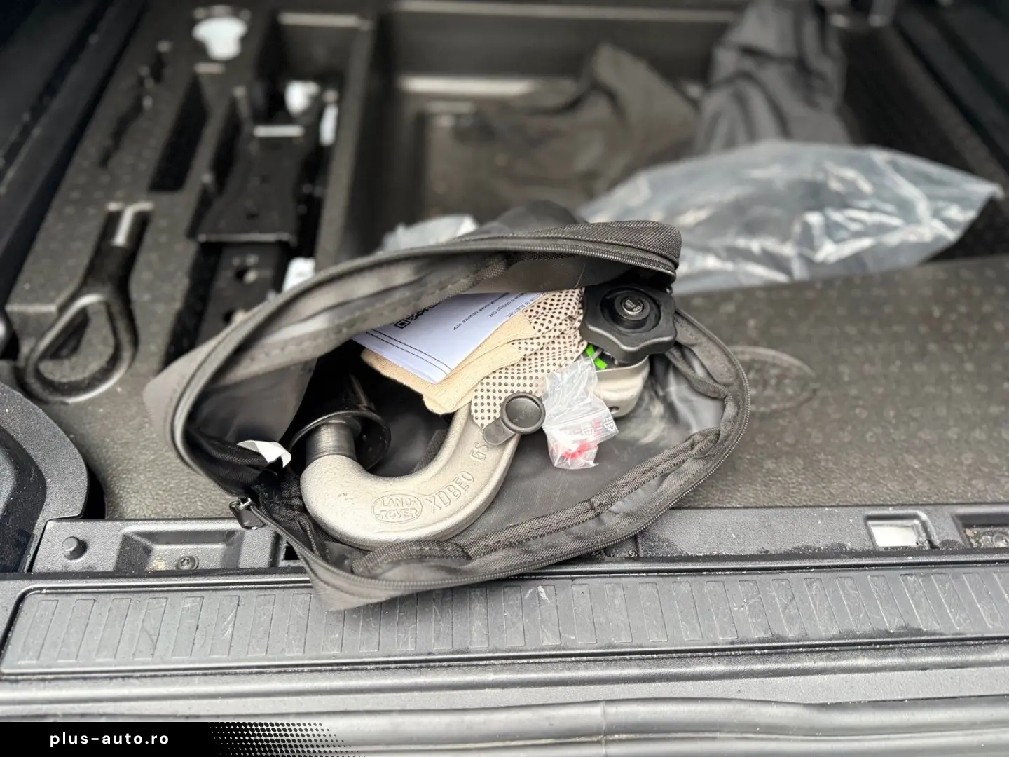 LAND ROVER Defender 110 S Black Gloss