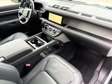 LAND ROVER Defender 110 S Black Gloss