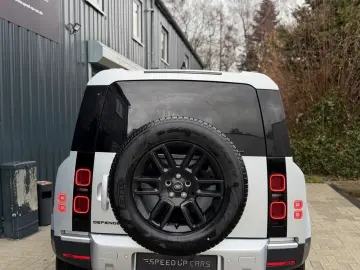 LAND ROVER Defender 110 S Black Gloss